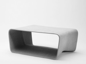 Бетонный низкий садовый столик