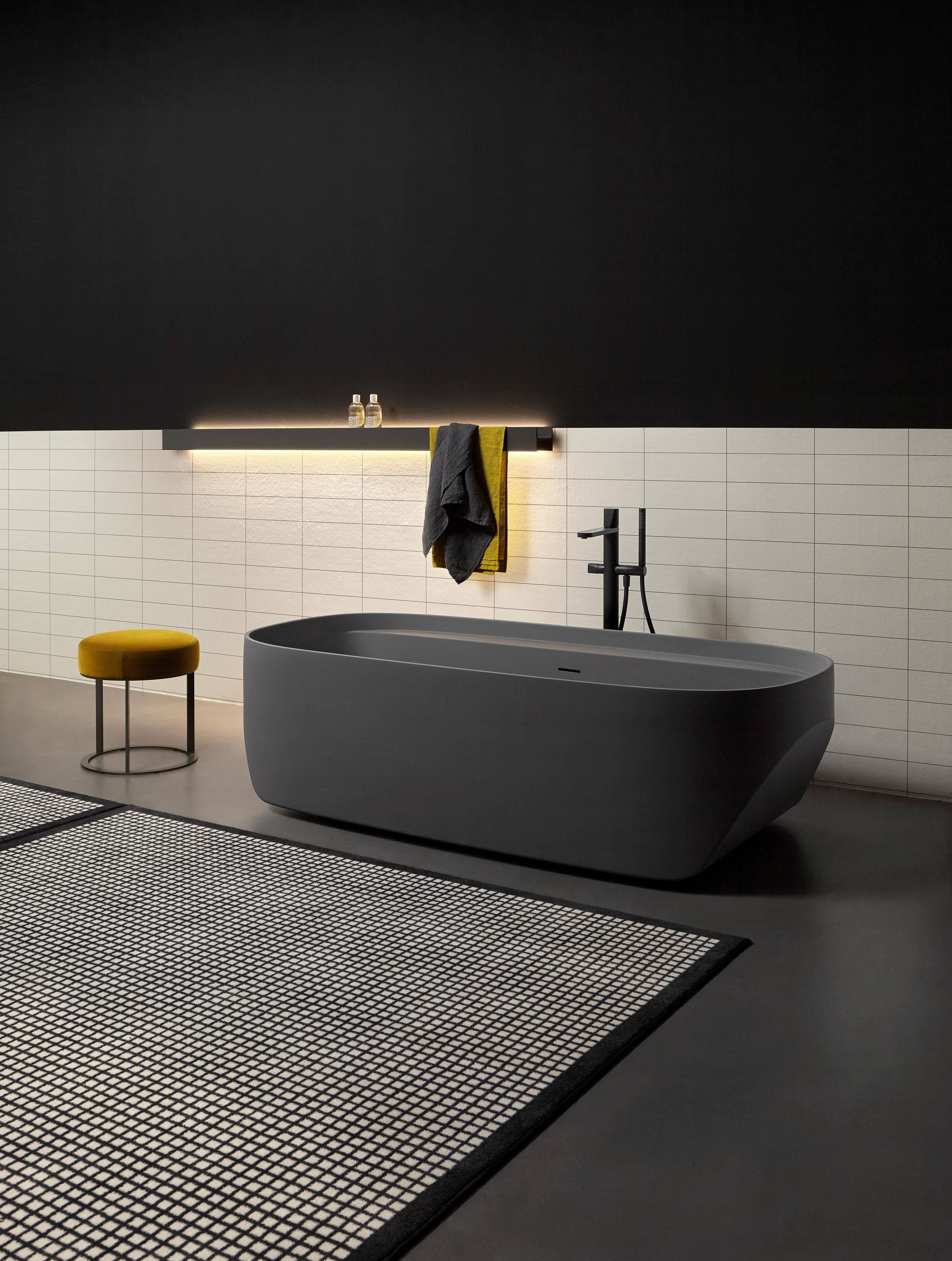 Светлая ванна в центре комнаты в Flumood® Antoniolupi SLED ARCH-00022837 - Вид №1