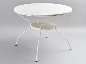 Круглый садовый стол