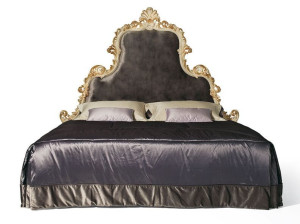 Высокое изголовье из ткани для двуспальной кровати