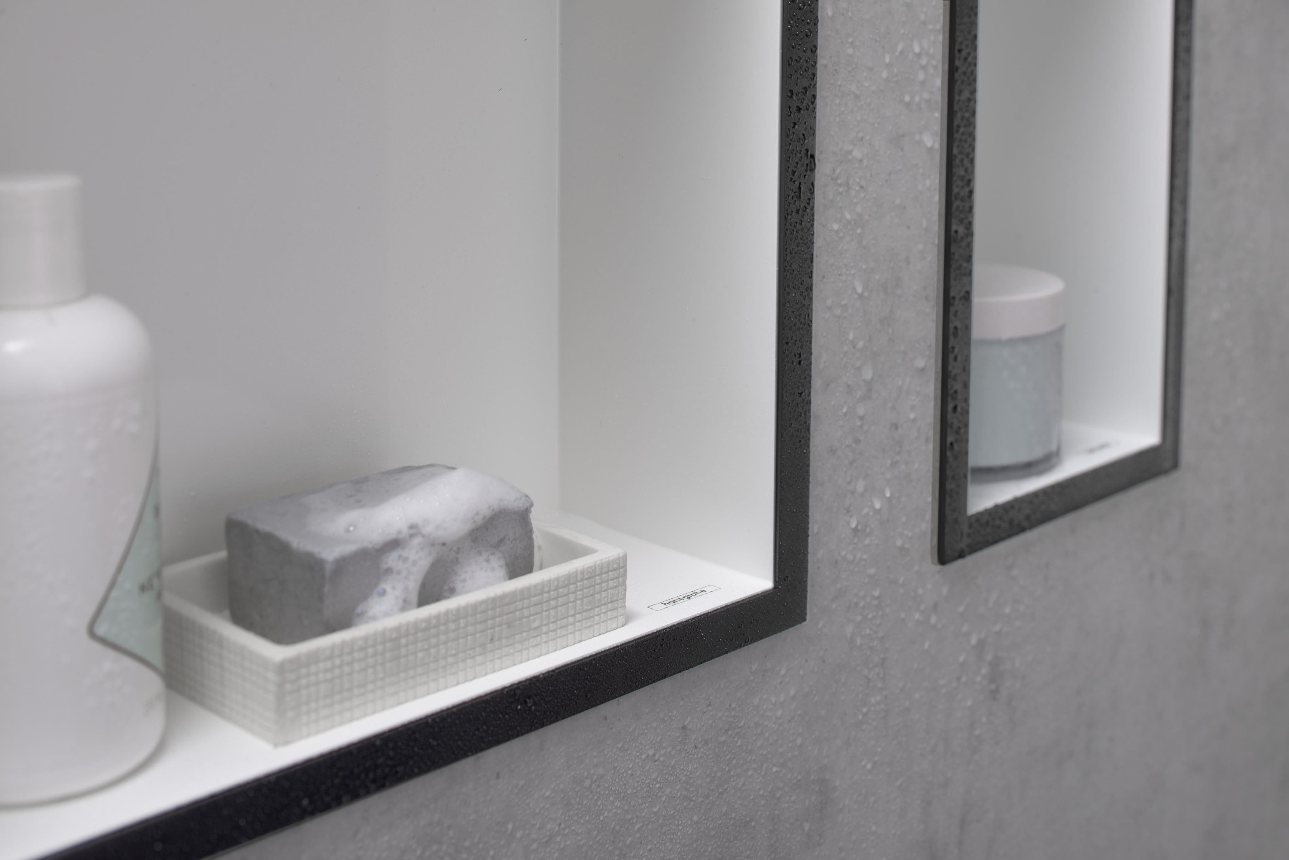 56099990 XtraStoris Individual Стеновая ниша Matt White с дизайнерской рамкой 300/300/100 Hansgrohe  - Вид №1