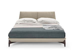 Деревянная двуспальная кровать с мягким изголовьем