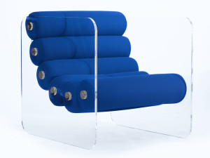 Кресло с подлокотниками