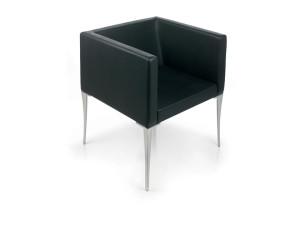 Кресло с подлокотниками