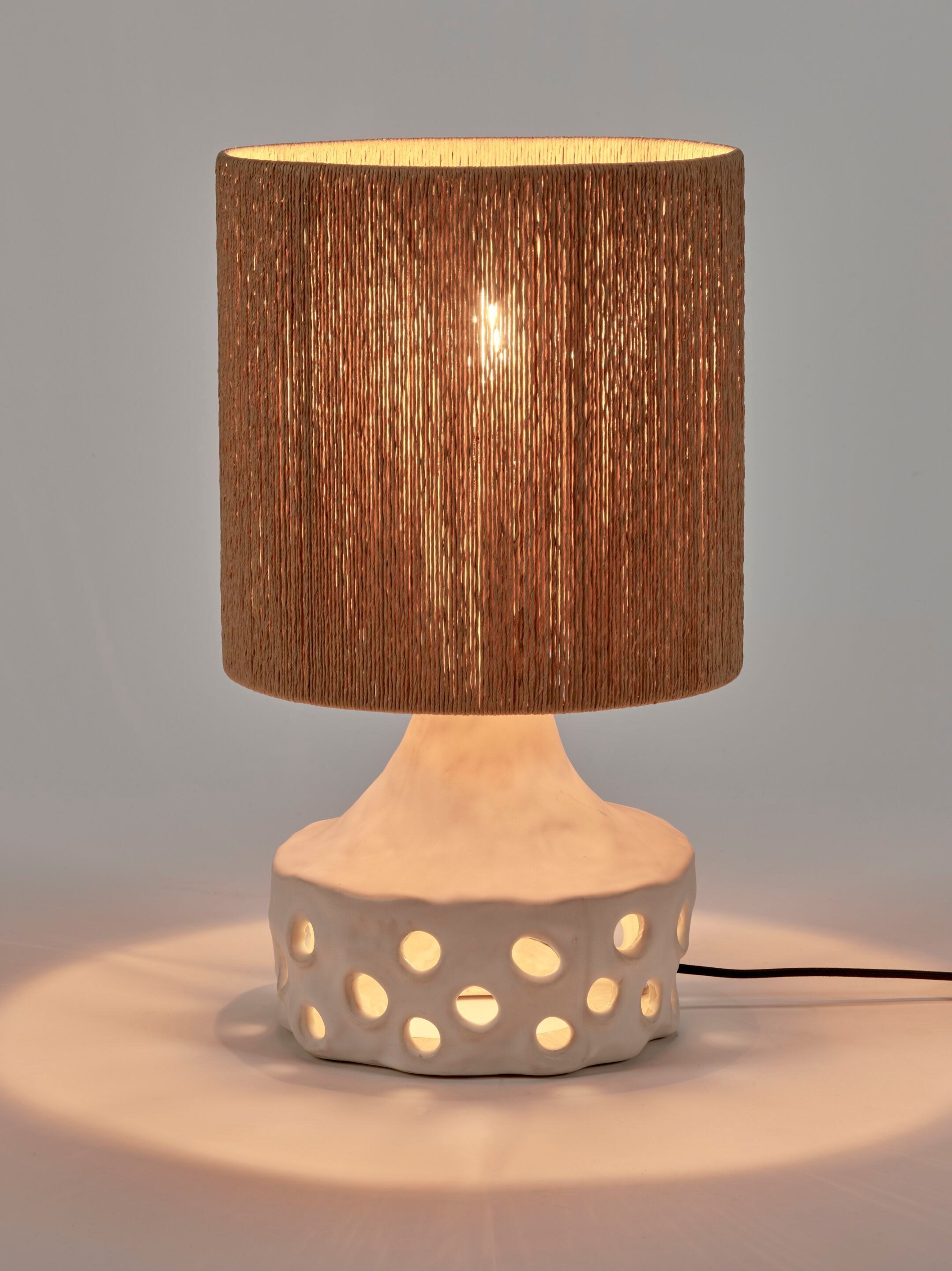 Светодиодная настольная лампа из камня Serax Oya ARCH-00040496 - Вид №1