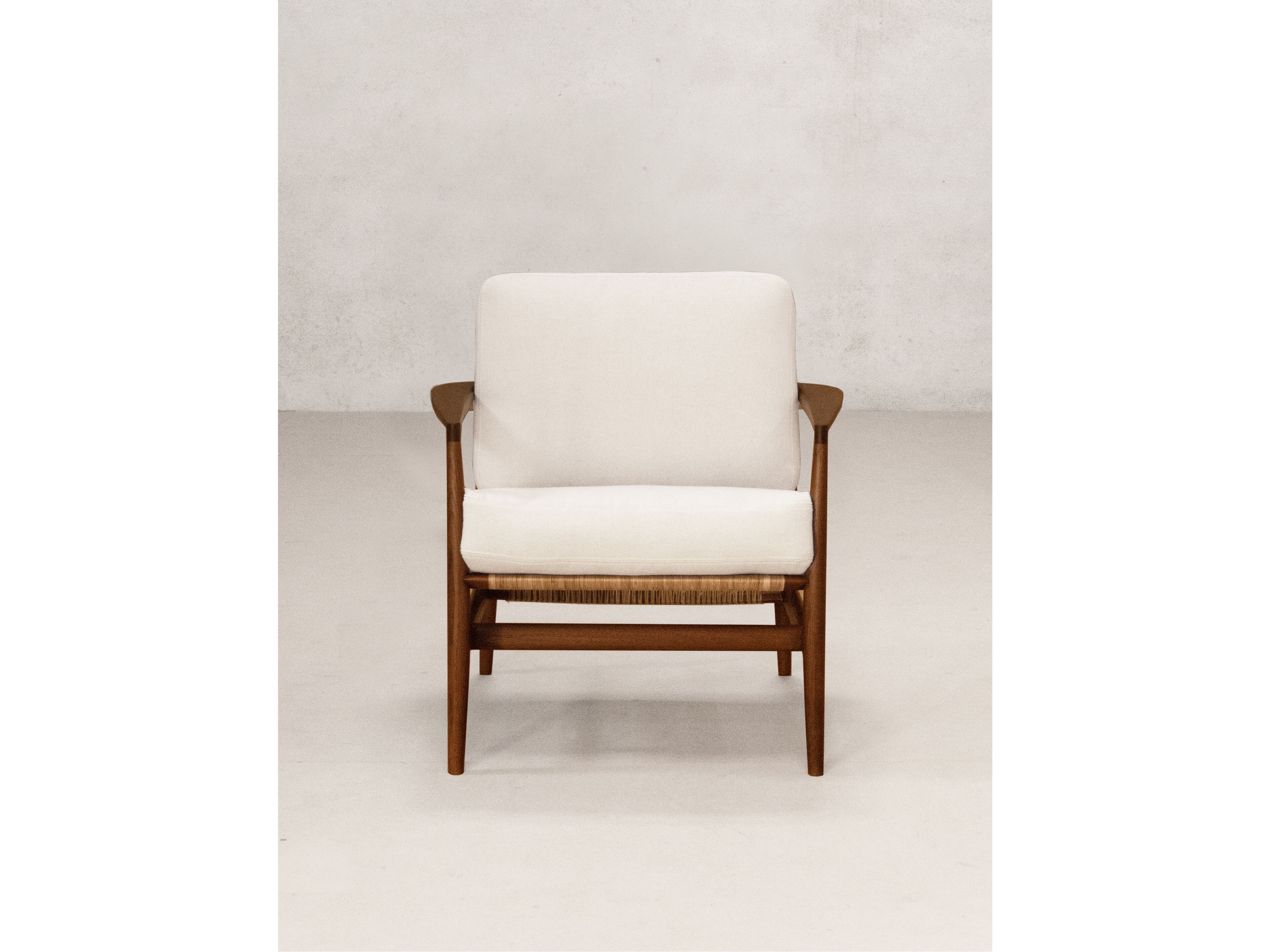 Тканевое кресло с подлокотниками Phantom Hands Tangāli ARCH-00089185 - Вид №3