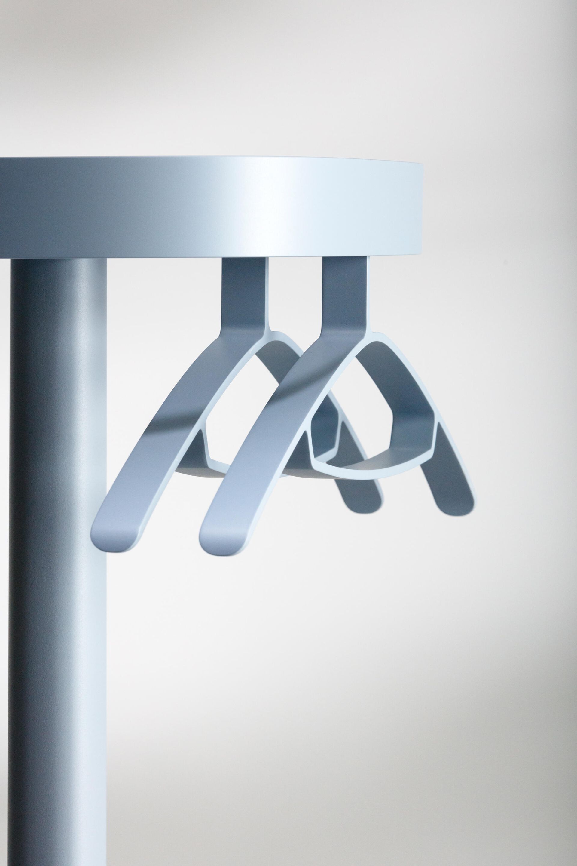 Пластиковая вешалка для одежды Cascando плюс ARCH-00059190 - Вид №1