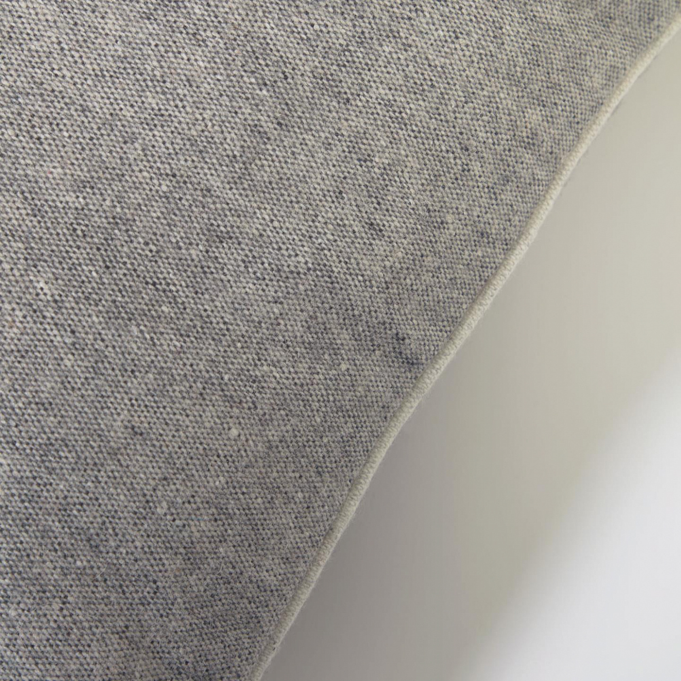 108276 Наволочка серая с белой каймой 45 x 45 см La Forma Alcara 