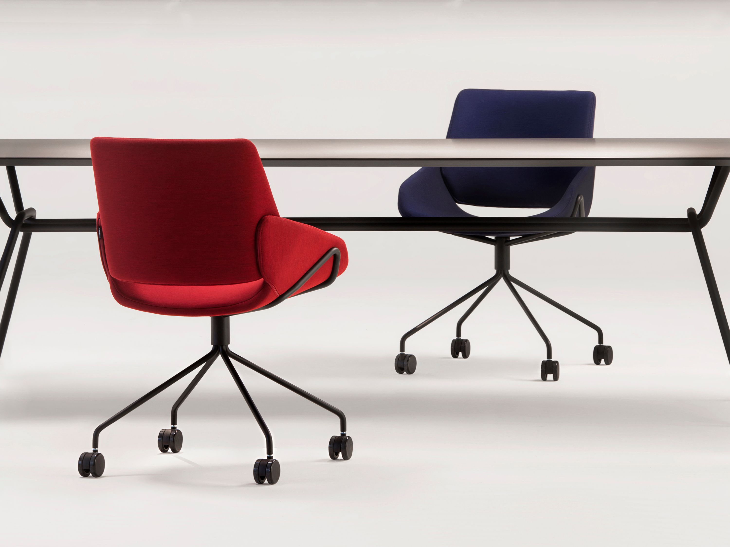 Мягкий тканевый операционный стул на насесте prostoria Monk ARCH-00055210 - Вид №1