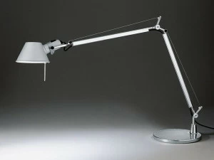 Artemide Настольная лампа из алюминия прямого света Tolomeo