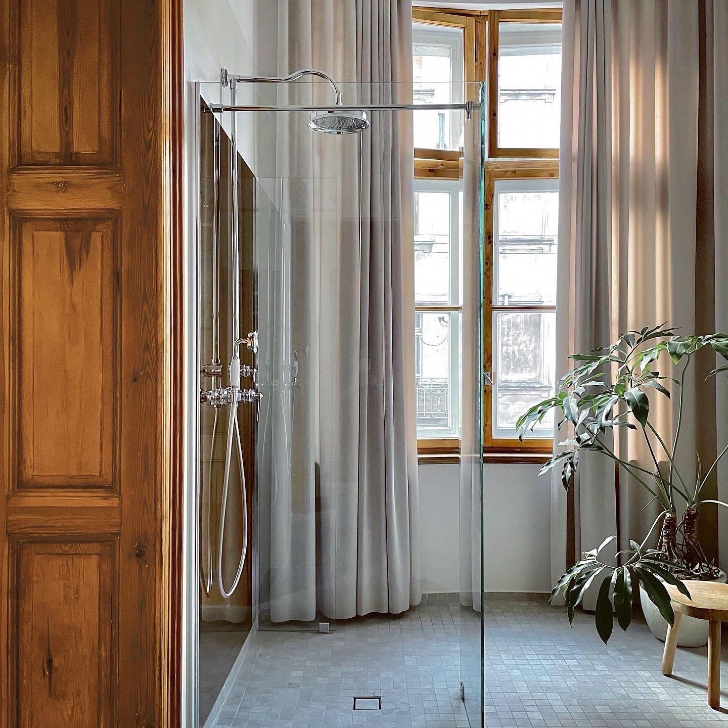 Душевая колонна с ручным душем и душем OMNIRES Armance ARCH-00004095