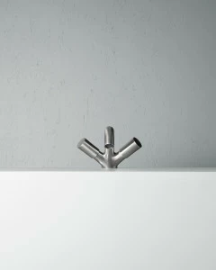 Оно. 90 01. Смеситель для умывальника Quadrodesign