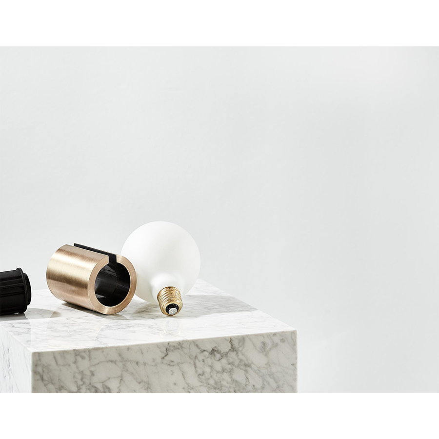 1750839 MENU Настольная лампа с розеткой  - Вид №15