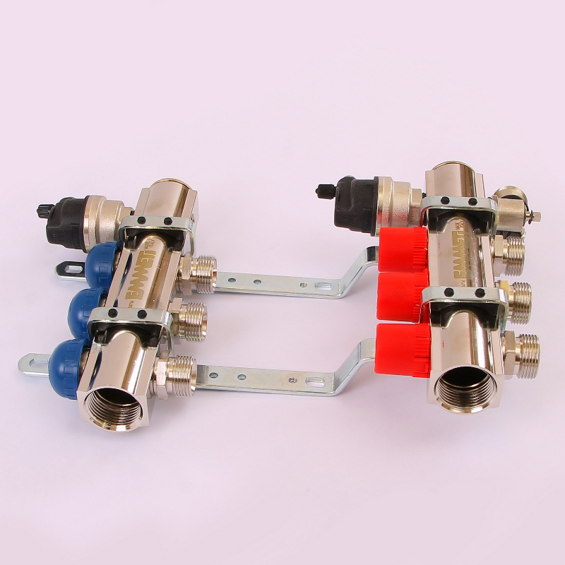 Коллекторная группа TOPWAY с регулировочными и термостатическими вентилями с резьбой под евроконус EMMETI 1"x3/4"ЕК 3 выхода 01298712 - Вид №2