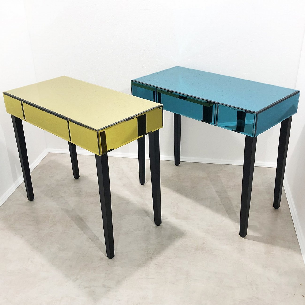 Консоль зеркальная синяя с ящиком и черными ножками "Грэйс" GRAUM  304040 Зеркальный;синий  - Вид №5