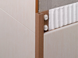 Профиль защитного выступа