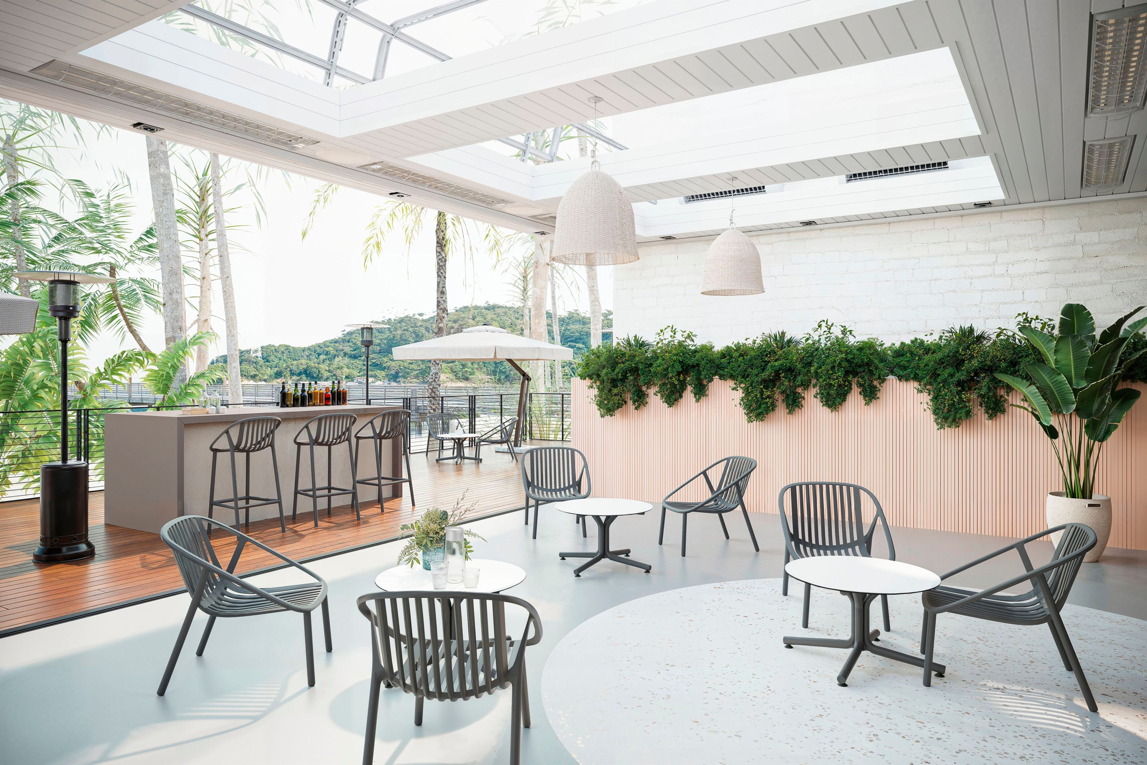 Низкий круглый стол из полипропилена Resol Bini ARCH-00104397 - Вид №3