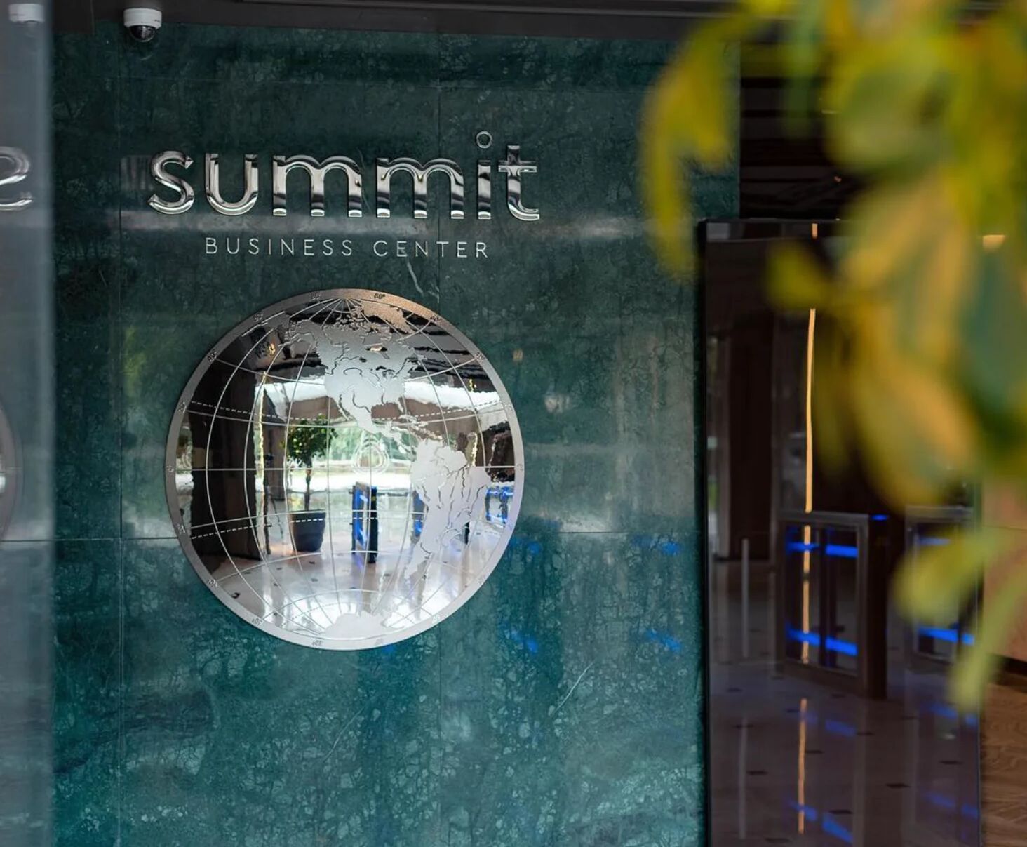 Декоративный предмет стеклянной стены PlusObject HEMISPHERE ARCH-00022847 - Вид №4