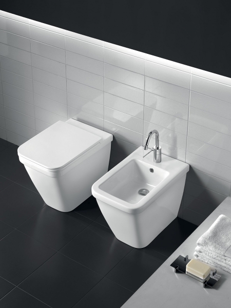 YXHU01 Erika Pro Q биде спиной к стене Hatria  - Вид №3