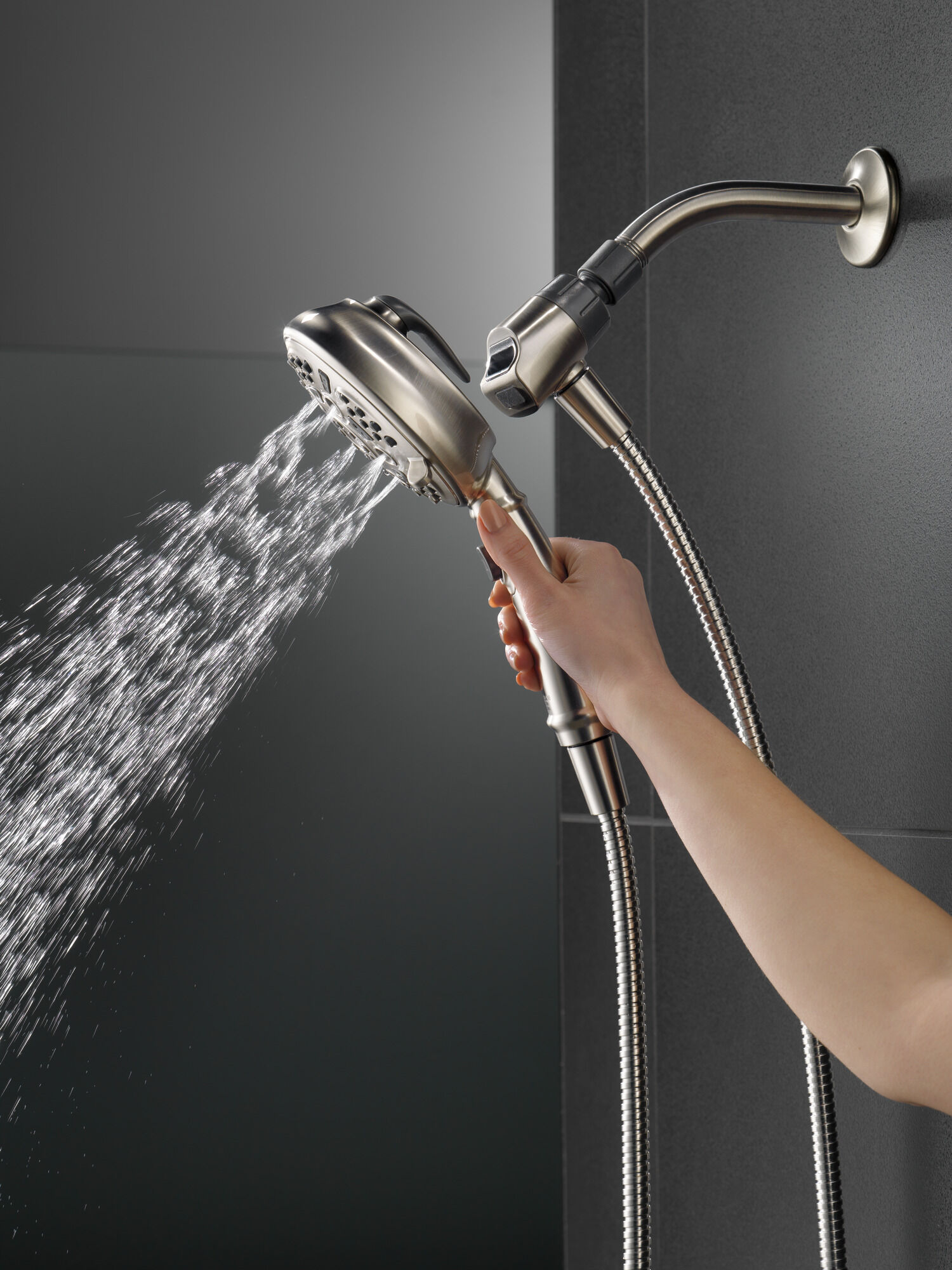 75506SN Ручной душ SureDock ™ с 7 настройками Delta Faucet DELTA Матовый никель Spotshield - Вид №5