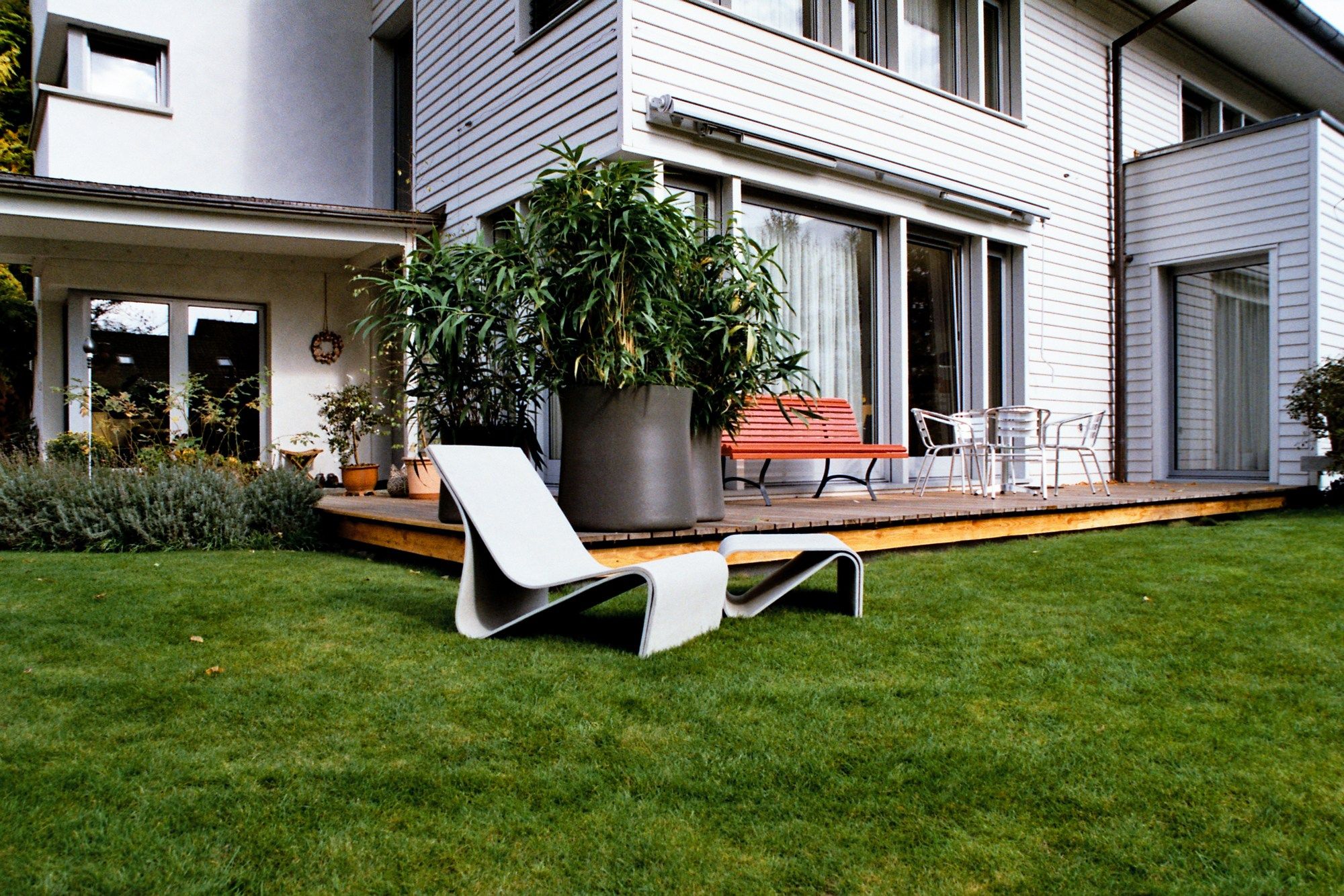 Бетонный низкий садовый столик SWISSPEARL дизайн ARCH-00086128 - Вид №12