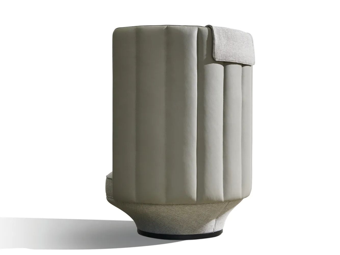 Тканевое кресло с высокой спинкой Wittmann Paradise Bird ARCH-00121137 - Вид №1