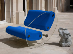 Кресло с подлокотниками