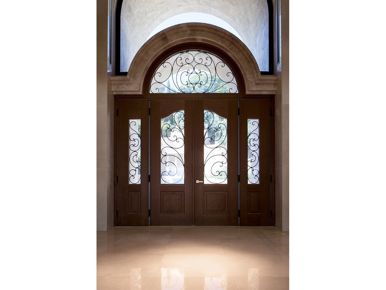 Бронированная входная дверь с открытыми петлями Oikos Evolution ARCH-00050448 - Вид №2