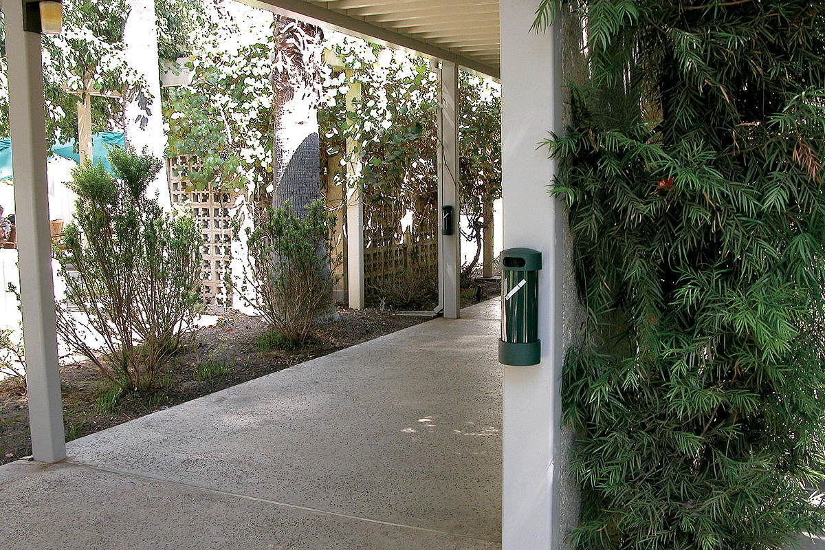 FSRT212 Приемник для золы Buttler  Forms-surfaces  - Вид №2