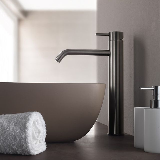 ONE011S Смеситель для раковины Linki ONE, Сатиновая сталь - Вид №1