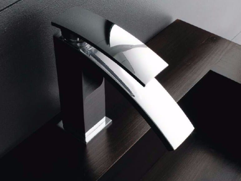 Однорычажный смеситель для раковины с одним отверстием Zazzeri ARCH-00027317