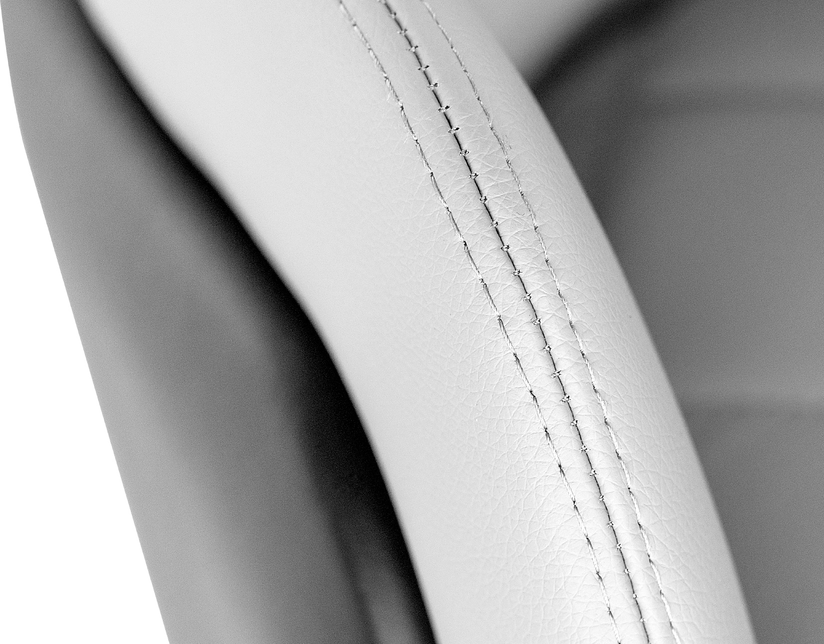 Небольшой офисный стул LUXXU Charla 101 - Вид №4