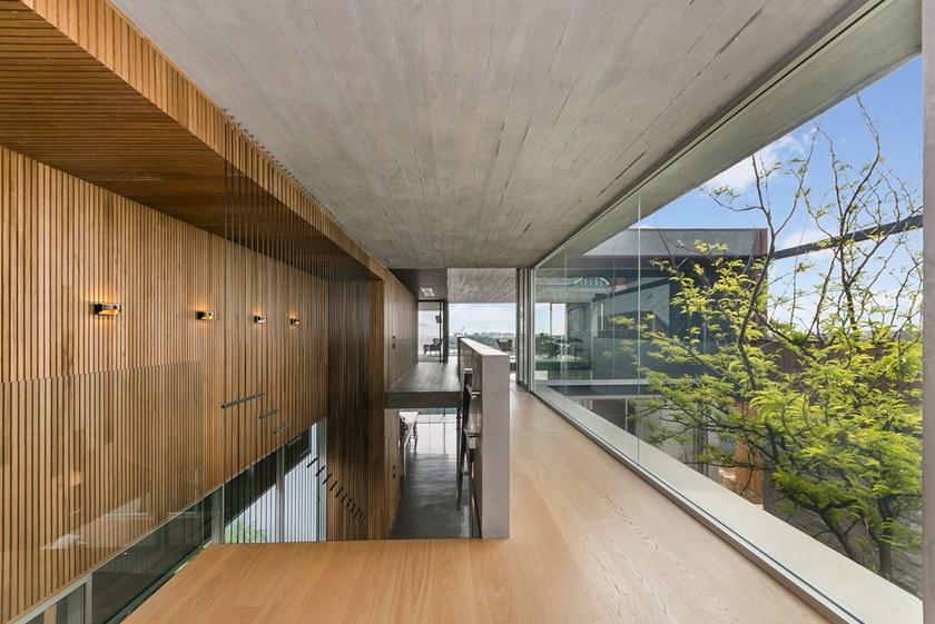 Maiullari Кухня из дерева с островом на заказ sun-id-1450212 - Вид №4