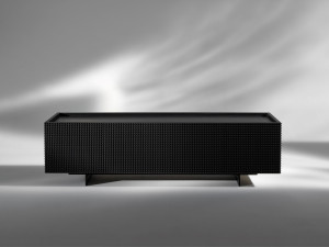 Деревянный низкий ТВ-шкаф