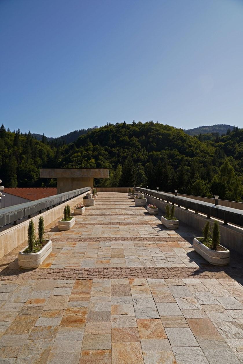 ENCHO ENCHEV - ETE Низкобетонная сеялка для общественных мест sun-id-1456813 - Вид №8