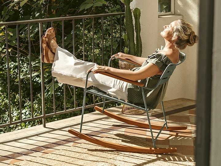 Кресло-качалка для сада с подлокотниками Fermob Surprising ARCH-00002459 - Вид №1