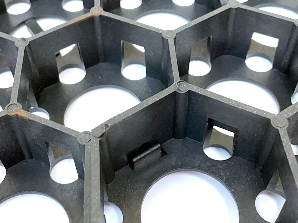 Газонная решетка чёрная 544*336*32мм ГеоПластБорд GPBST-103 - Вид №1