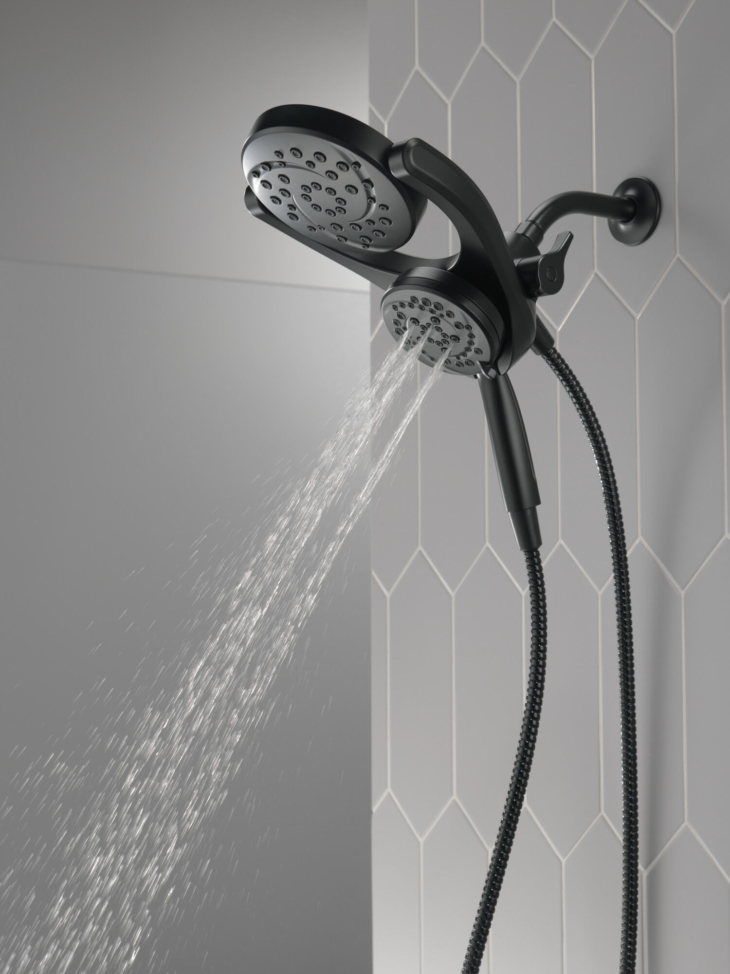 75699BL HydroRain® 4-настройка душевая лейка два в одном Delta Faucet DELTA Матовый черный - Вид №15