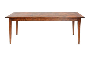 Старинный обеденный стол в фермерском доме ijlbrown