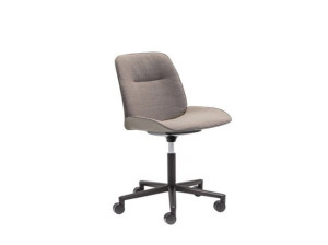 Офисное кресло с регулируемой высотой и колесами с 5 спицами