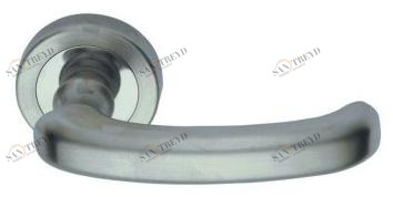 Pasini Ручка из латуни на розетке  3271 