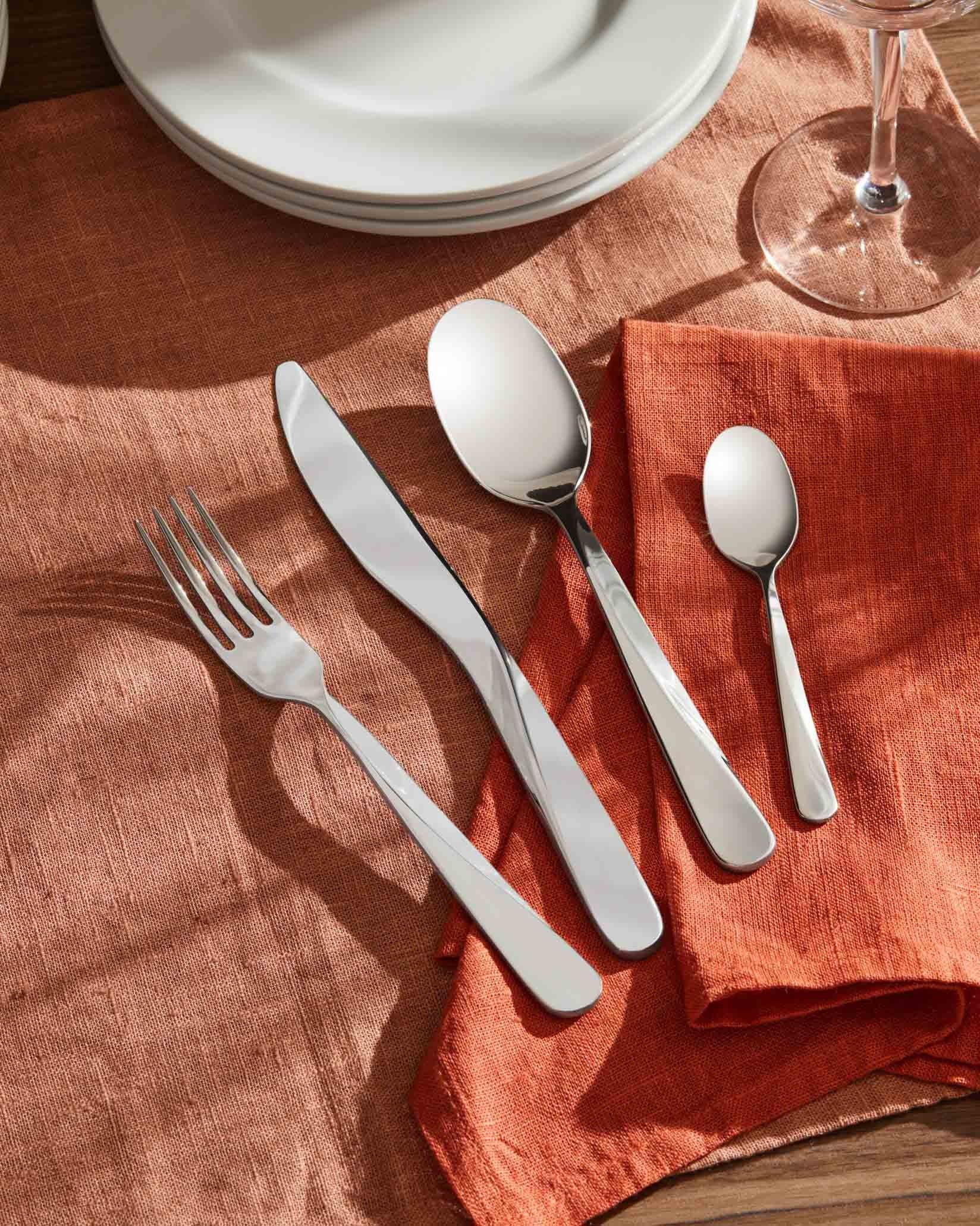 UNS03S24 Набор столовых приборов Alessi Италия Giro - Вид №1