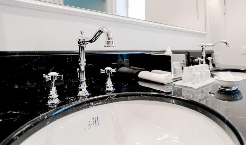 Смеситель для раковины с 3 отверстиями Gentry Home Ascot ARCH-00060654 - Вид №2