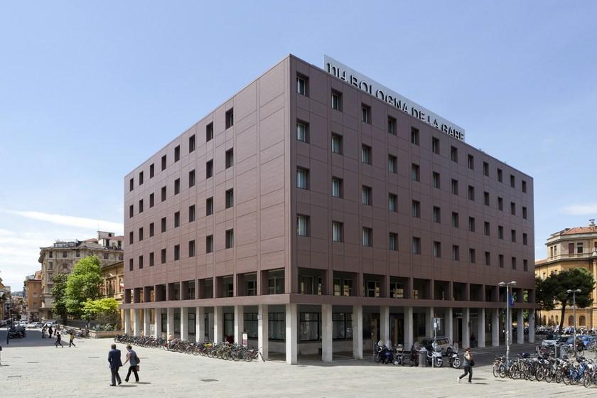 VMZINC Вентилируемый фасад из титан-цинка с ламелями sun-id-1390022 - Вид №24