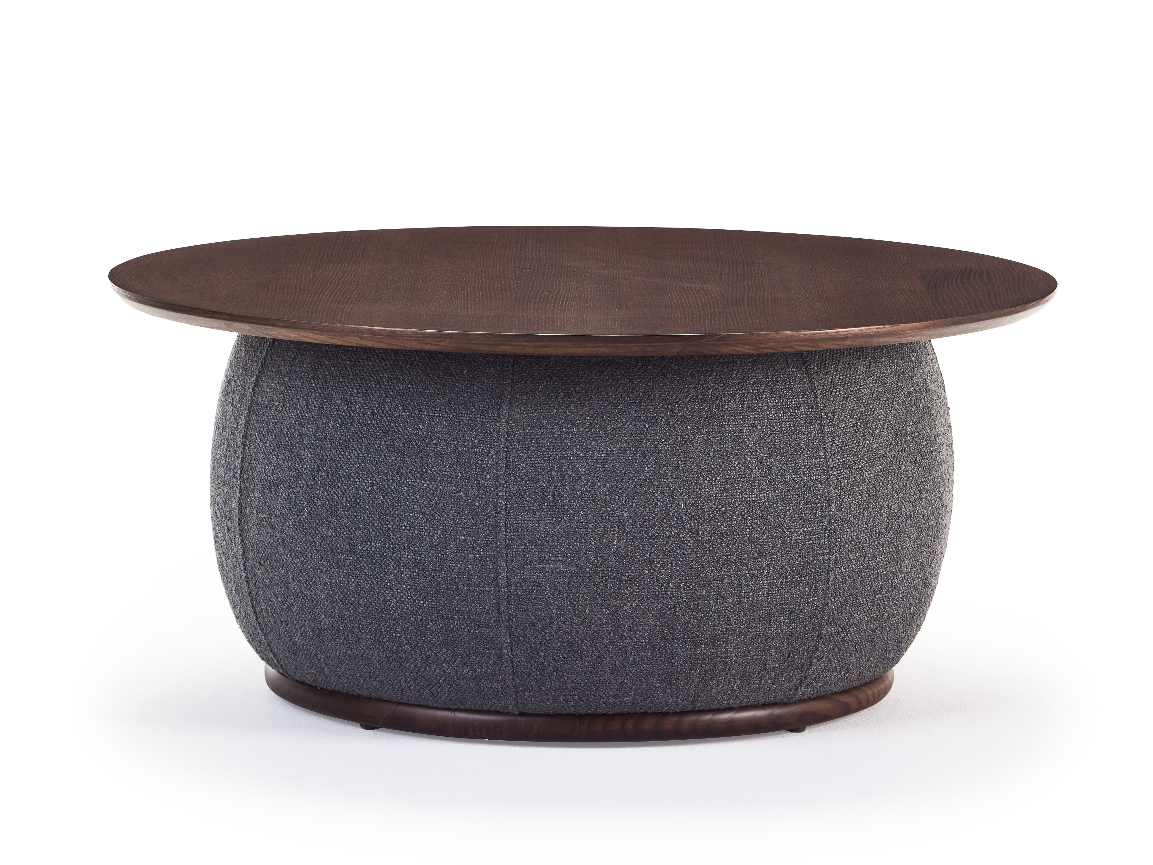 Низкий круглый журнальный столик из ткани с ясенем Papell Design Chestar ARCH-00051545 - Вид №1