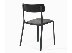 Штабелируемый алюминиевый стул с мягким сиденьем