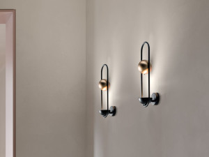 Металлический светодиодный настенный светильник