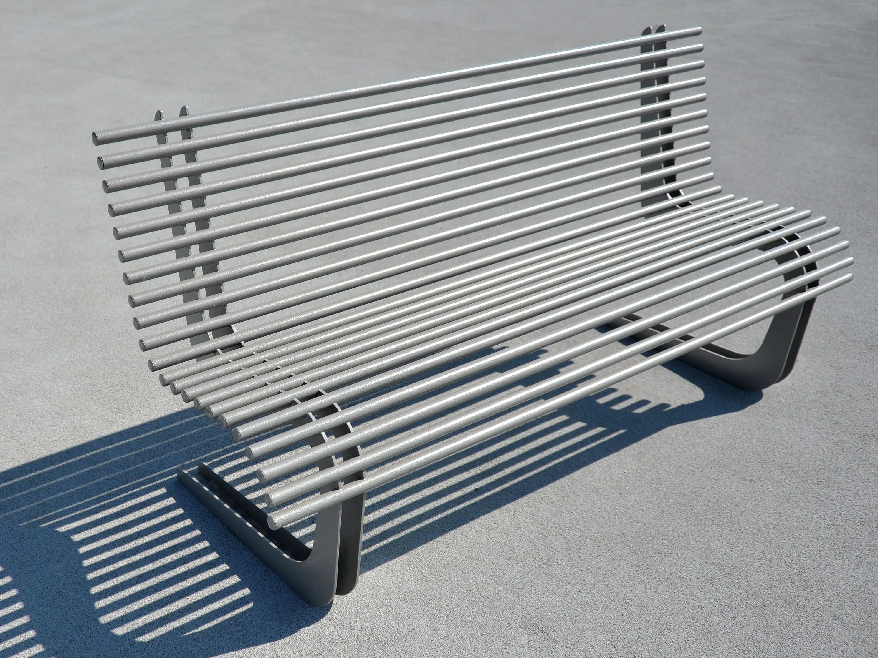 Стальная скамья со спинкой Viscio Urban Design MOBY ARCH-00108961