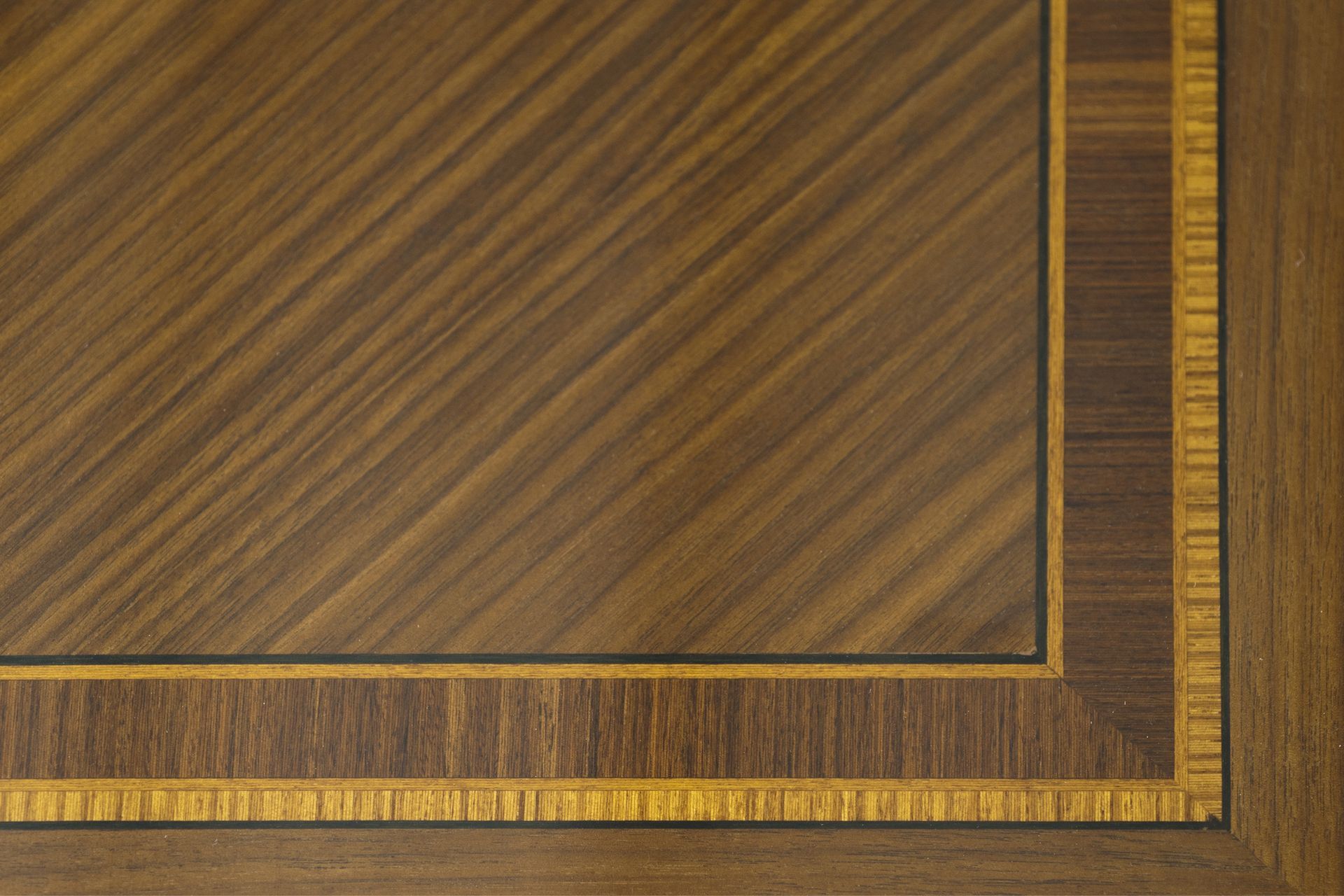 Деревянный низкий ТВ-шкаф Hurtado Traditional ARCH-00048032 - Вид №6