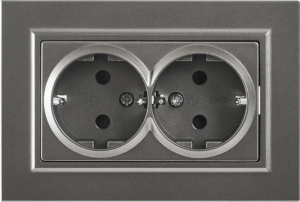 IEK Brite - двойная розетка с защитными шторками и заземлением 87761621